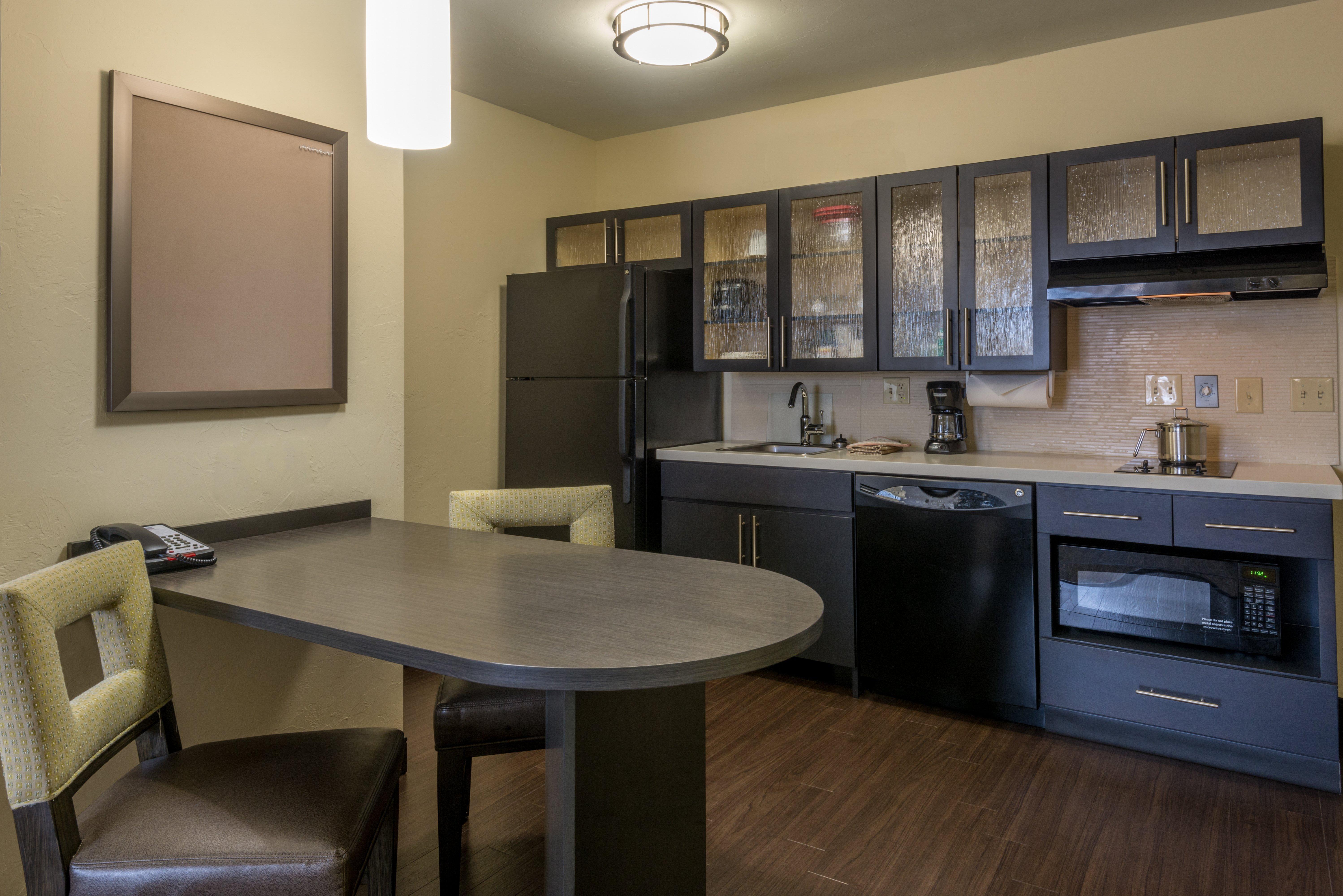 Candlewood Suites Del City By Ihg Exterior photo