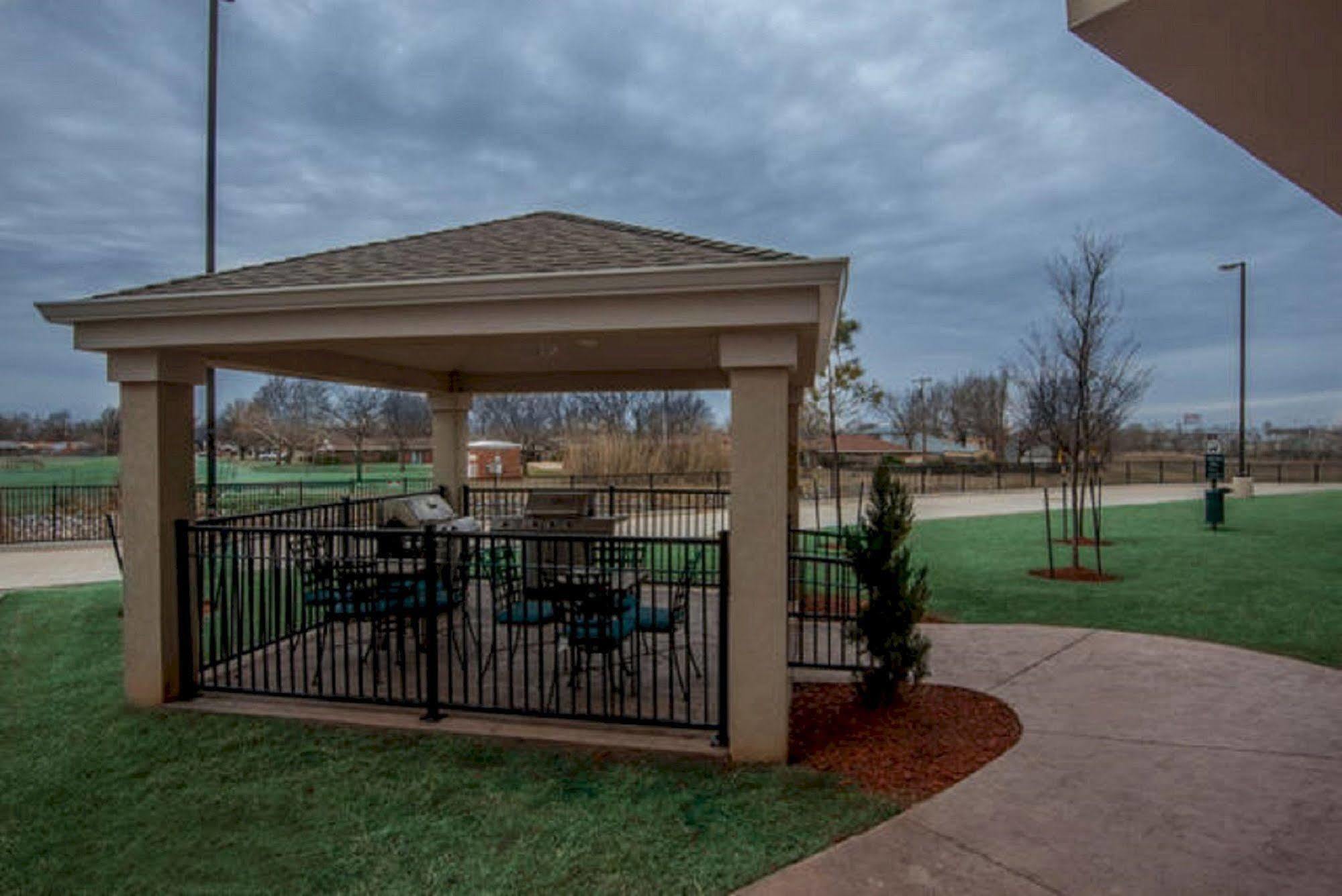 Candlewood Suites Del City By Ihg Exterior photo